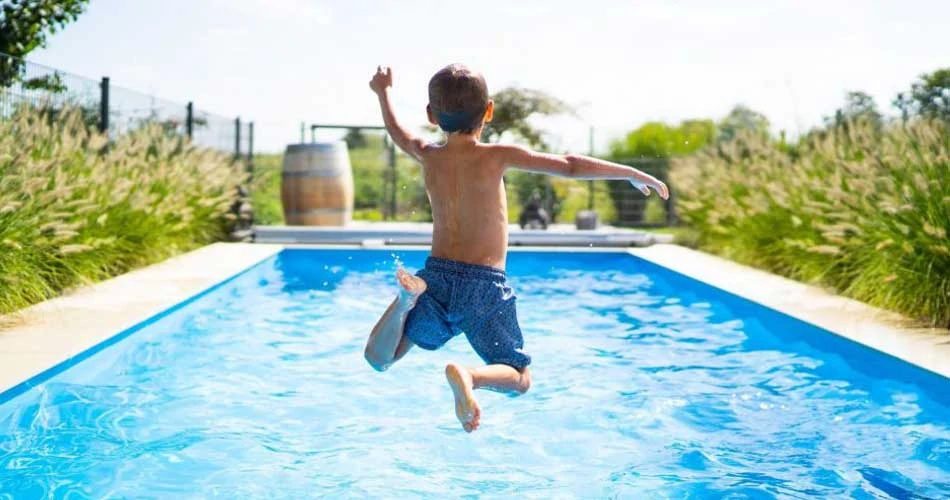 Swimming-Pool-Landscaping-Company