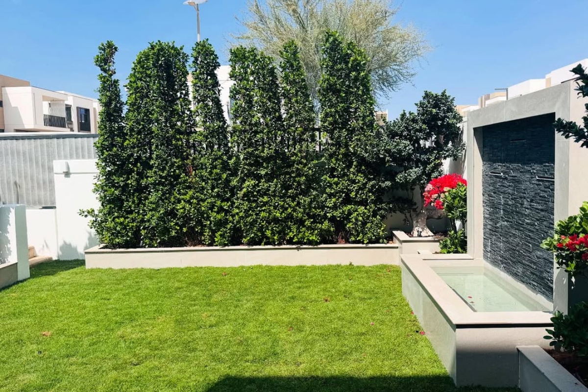 Garden-Maintenance-with-cerijolandscaping