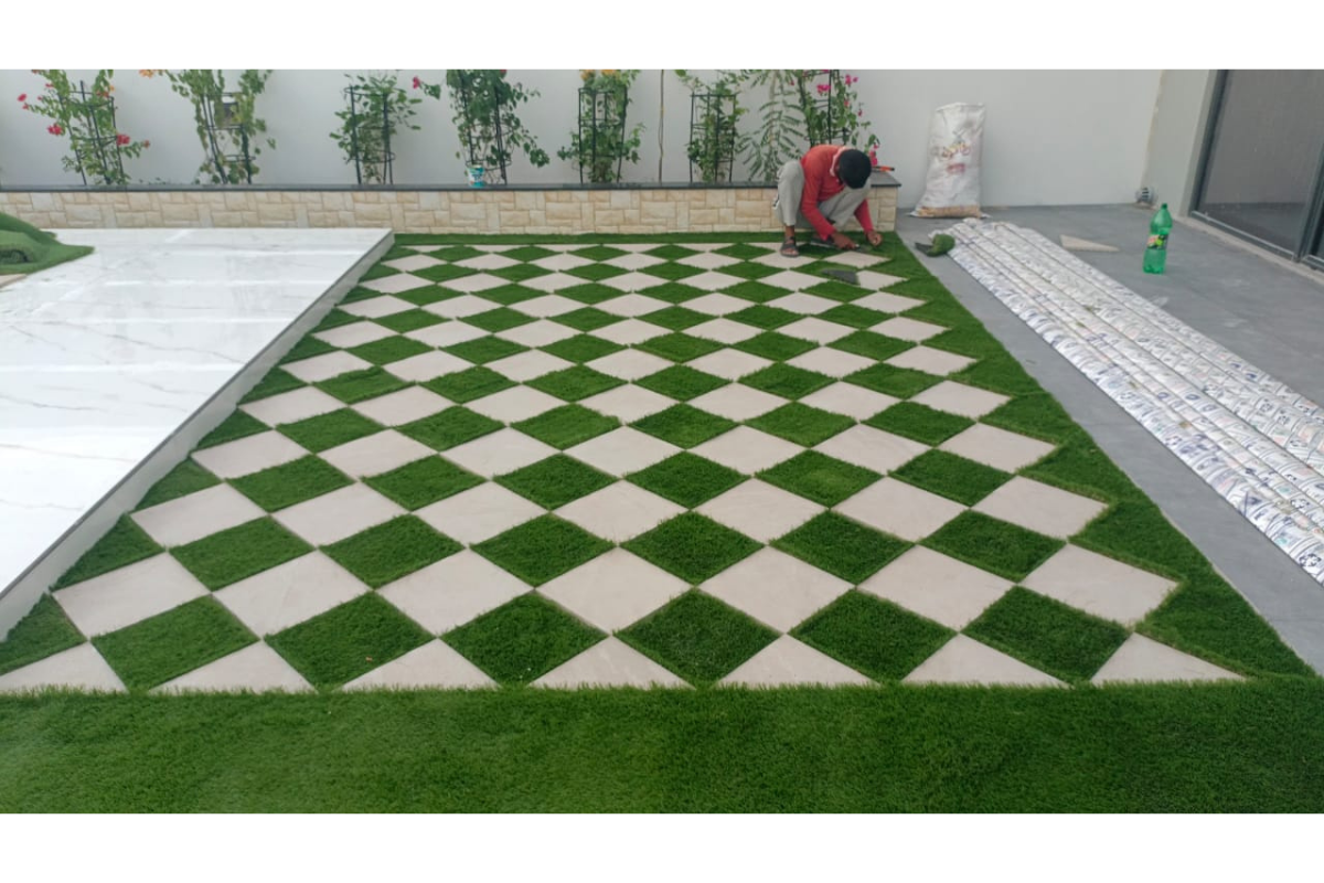 Grass_and_Tiles_desgin