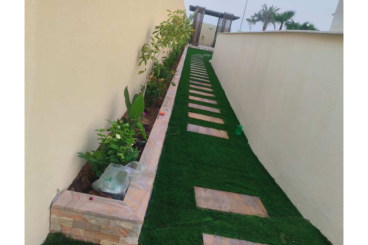 Make-Planterbox-walking-steps-grass-cerijolandscaping
