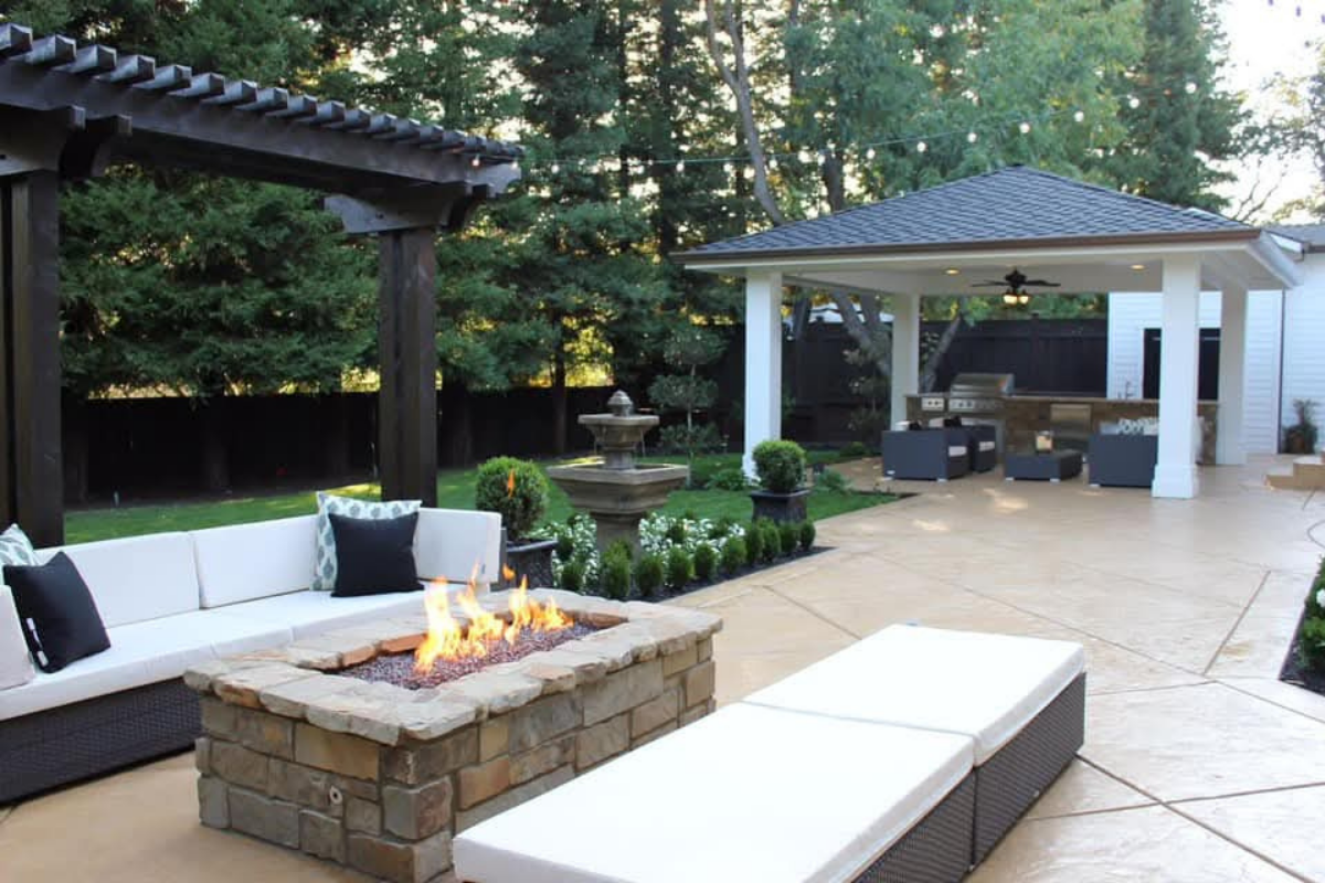 Outdoor-Landscape-design-Pergola-bbq-sitting-area-inDubai