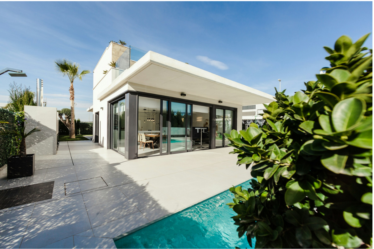 Villa-pool-clearning-working-in-dubai